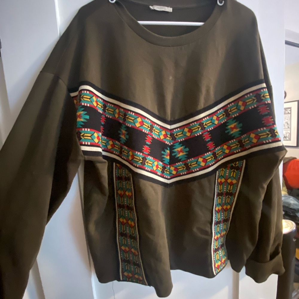 Native-inspired Large dark olive green Zara Trafaluc sweater